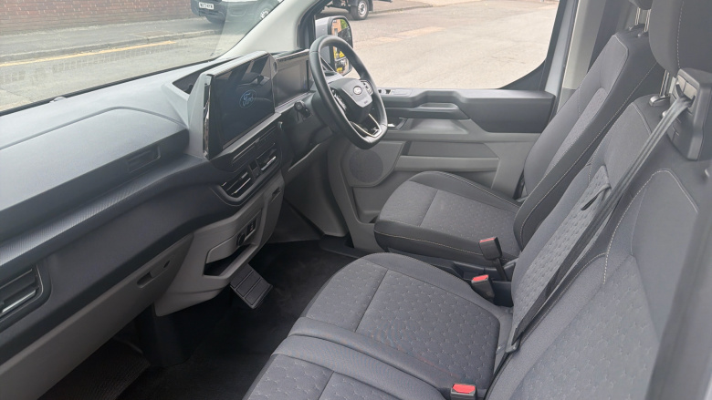 Ford Transit Custom E-320 L1 Rwd 100kW 65kWh H1 Van Limited Auto